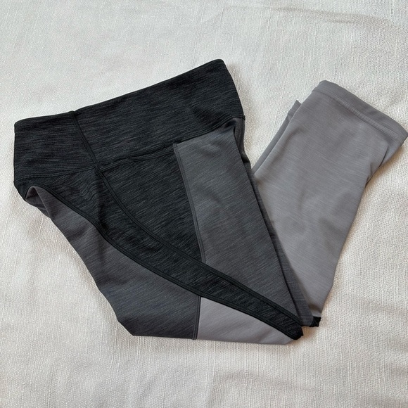Lululemon Athletica Black and Gray High-Waisted Leggings - Picture 7 of 7